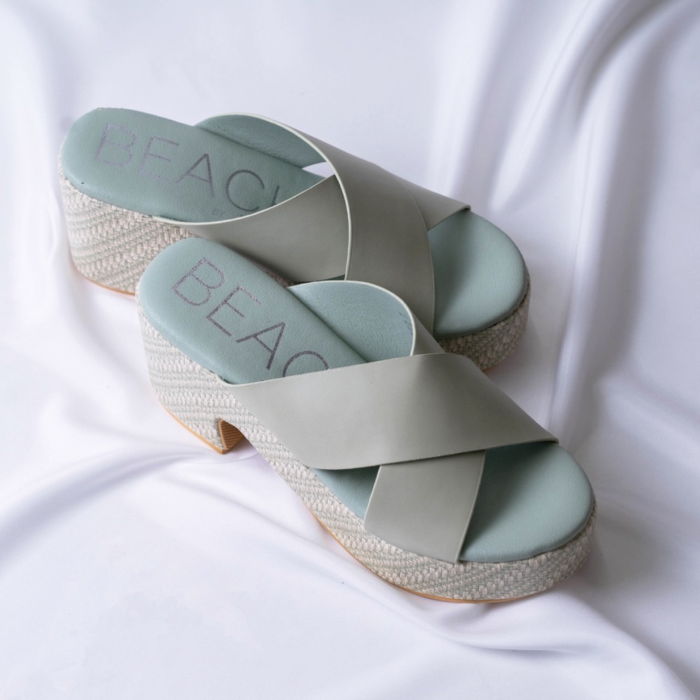 Beach by Matisse Women’s Wedge size 8 - Picture 2 of 5